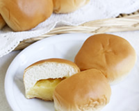 たっぷりクリームのミニパン