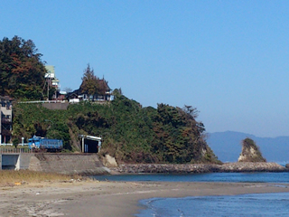 氷見線と雨晴海岸